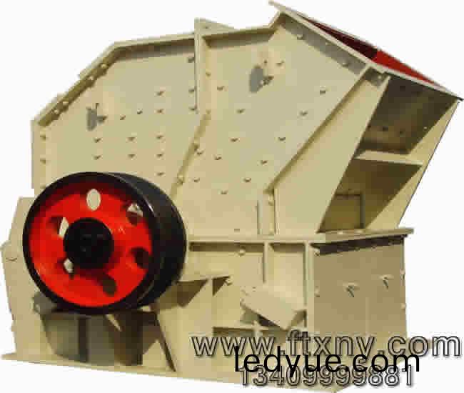 反(fan)擊(ji)式(shi)破碎機