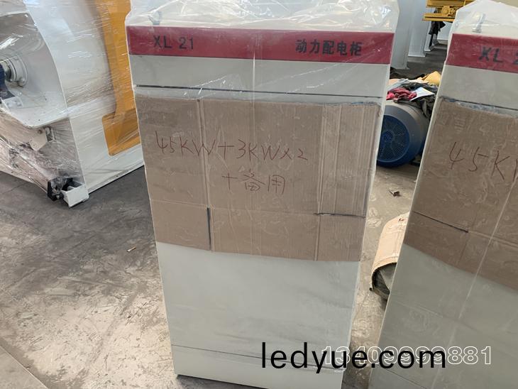 稭(jie)稈(gan)壓(ya)塊機髮貨西藏(cang)拉薩(sa)