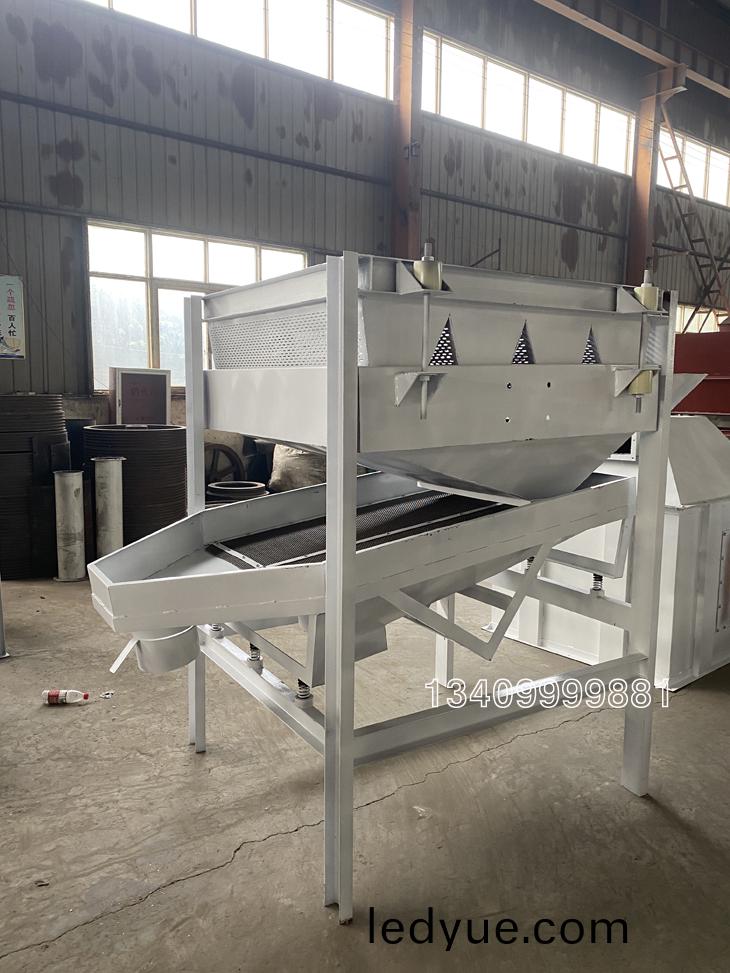 顆(ke)粒(li)機(ji)用(yong)逆流(liu)式冷卻器