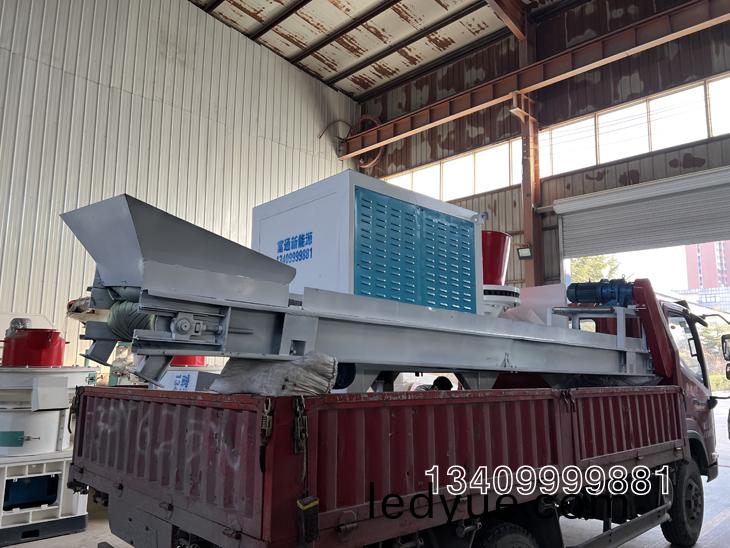 羊糞壓塊燃料(liao)成(cheng)型(xing)機髮貨(huo)